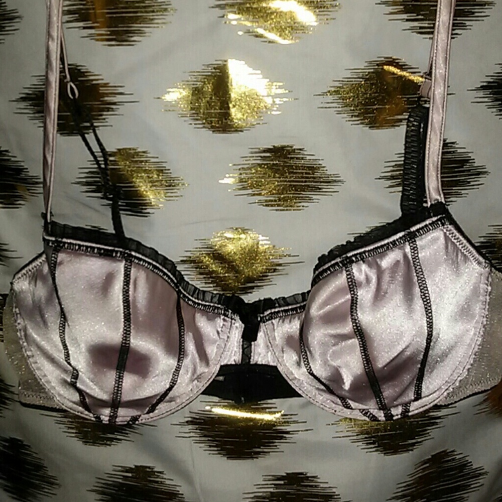 Size 36B pink bra
